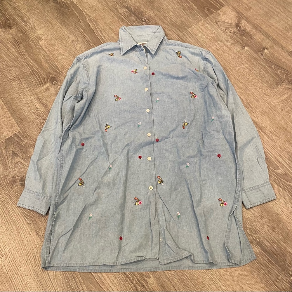 Vintage Warner Brothers Studio Store Embroidered Tweety Bird Denim Shirt Size M